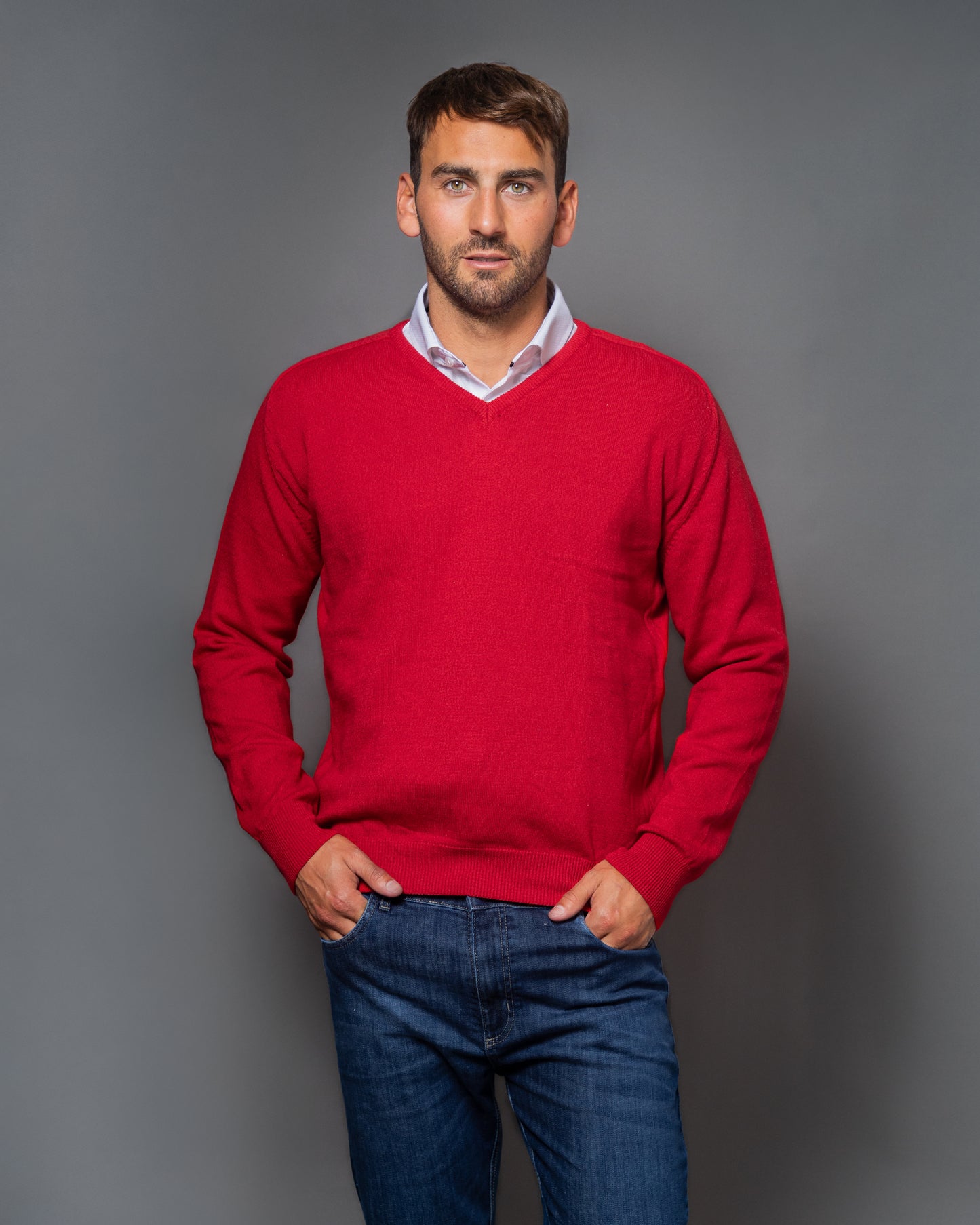 ESCOTE V LISO ROJO ART 4963