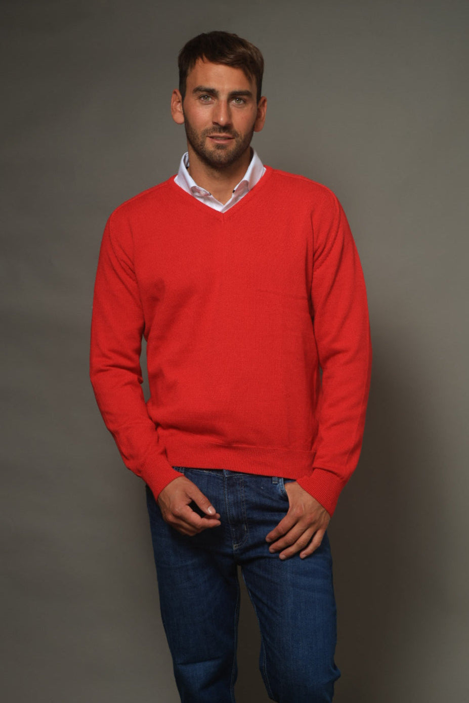 ESCOTE V LISO ROJO ART 4963